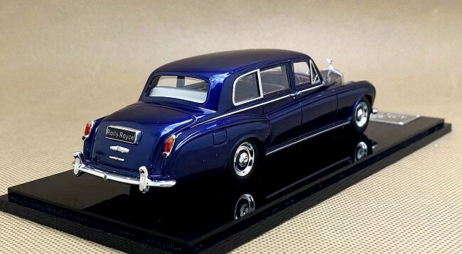 1/43 Rolls-Royce Phantom V Touring Limousine by Park Ward 1961